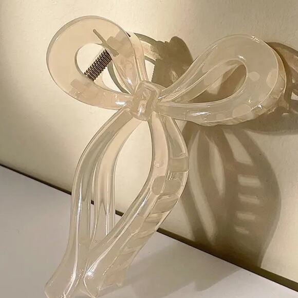 Large Transparent Bow Hair Clip - Picture 1 of 1